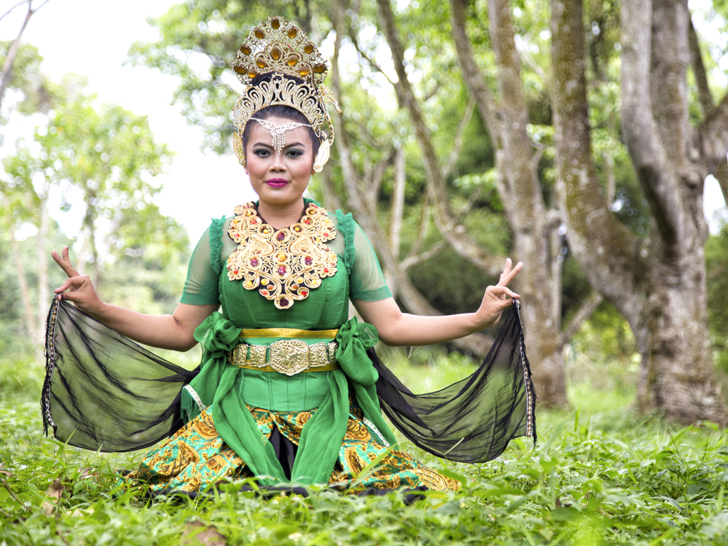Indonesian Dancer