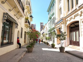 A bright and lively city rich in history and Cuban spirit!
