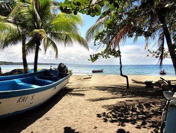 Cuba, Costa Rica